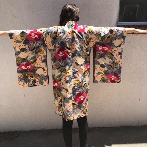 Vintage Japanese Kimono - Picture 3 of 7